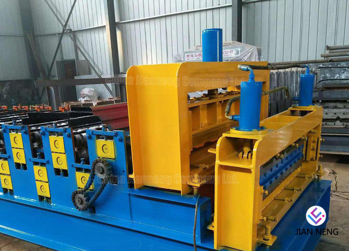 Hydraulic Powered Metal Roofing Machine Thickness 0.4 - 0.7mm For Wall Cladding