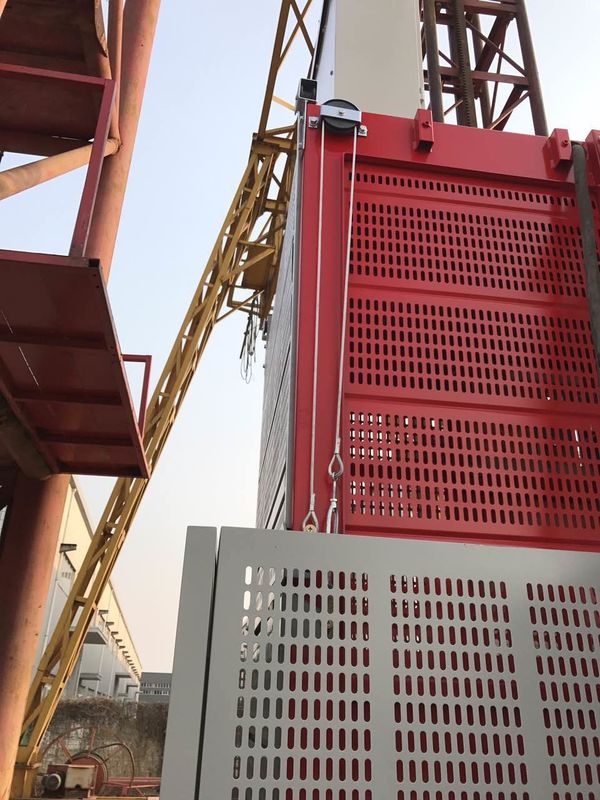 50m Twin Cage 3×1.5×2.2 Construction Hoist Elevator Sc200 200